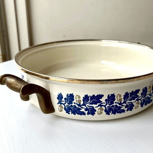 Vintage 1981 Asta Katja German Enamel Bakeware Dish Oak Leaf & Acorn - Picture 4 of 13